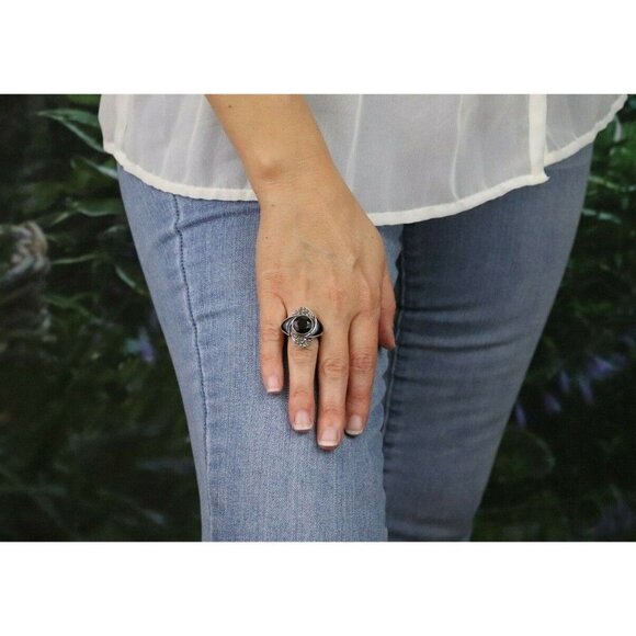 Sterling Silver Onyx and Marcasite Ring Size 6 1/4 - Picture 3 of 9